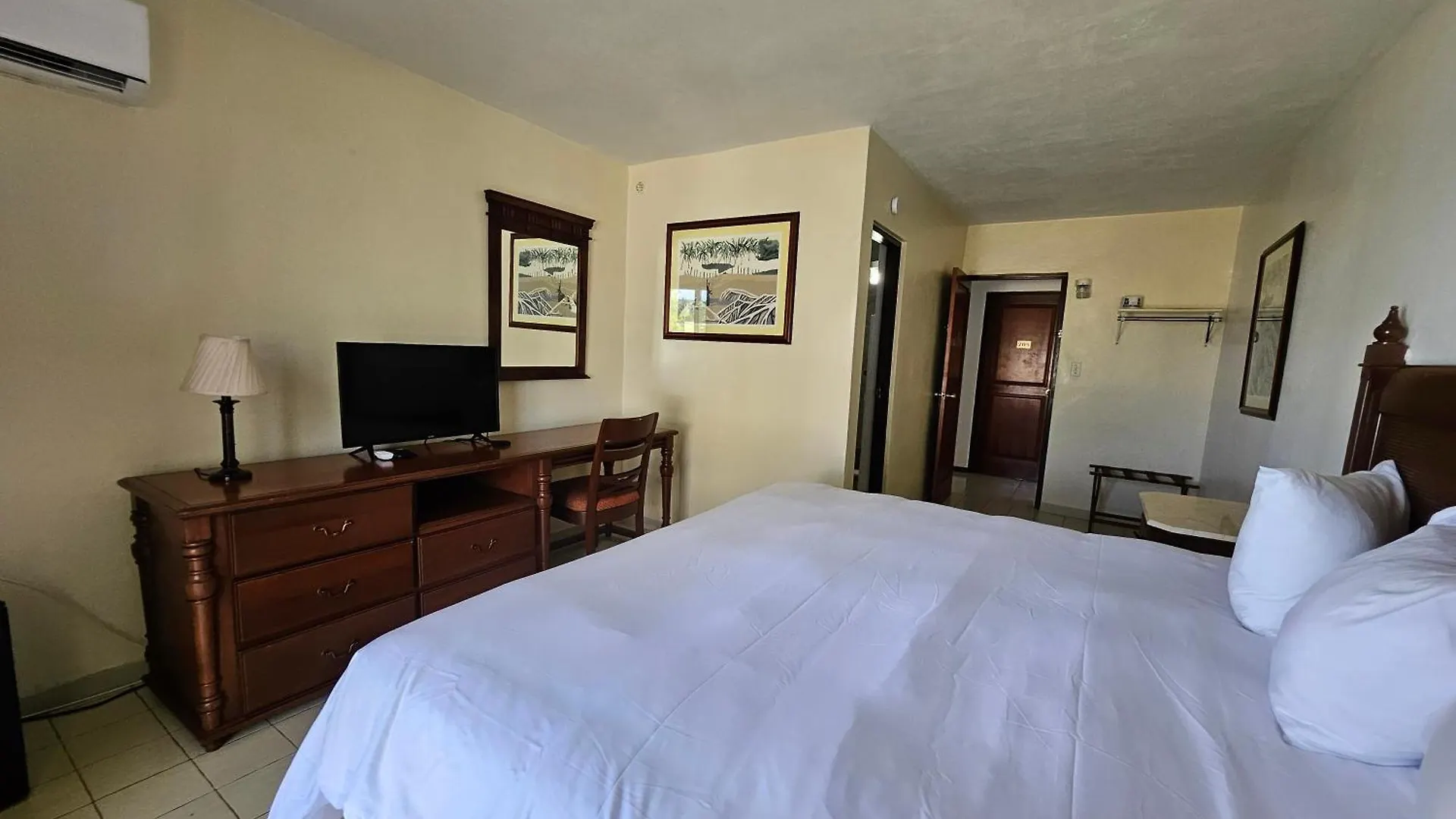 Selva Boutique Hotel - Luquillo Oceanfront Retreat - Adults Only